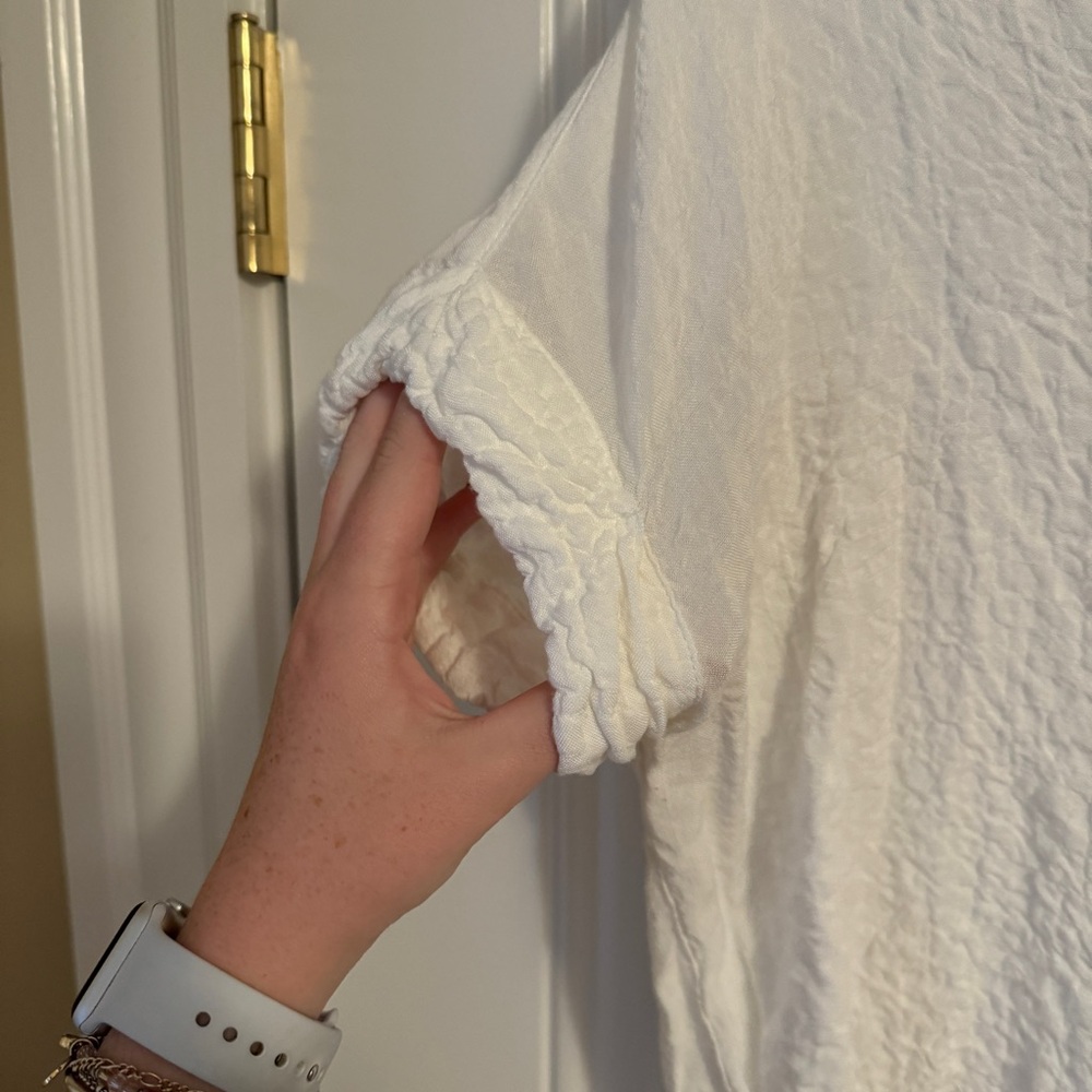 White Buttonup - Picture 4 of 8